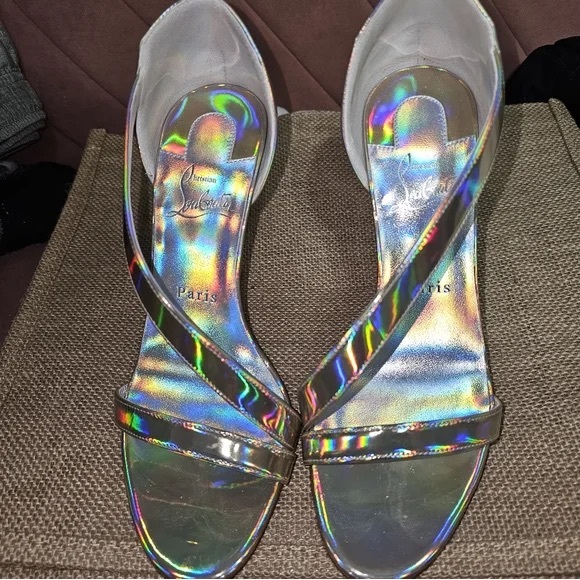 Christian Louboutin ASTRIDAL 100
Iridescent Patent Heels Sandals Shoes size 37 - Picture 5 of 10